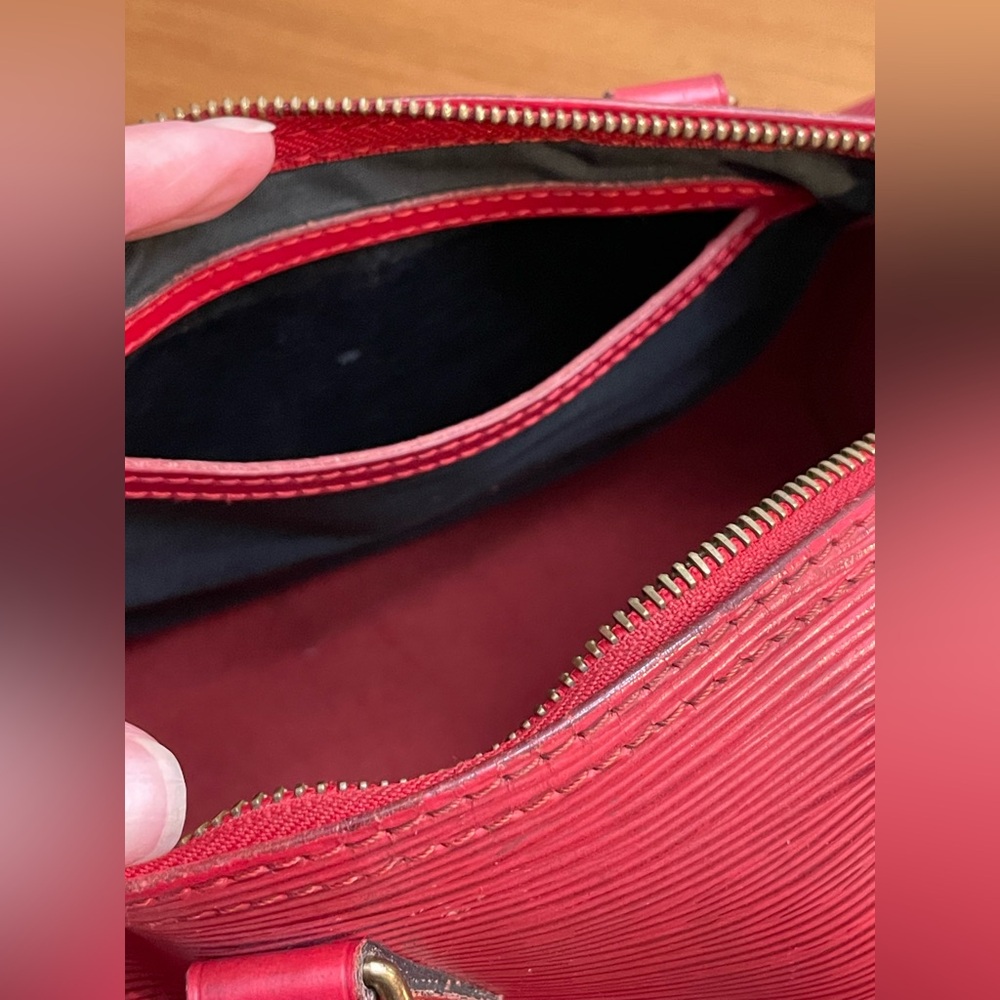 Louis Vuitton Red Epi Speedy 25 Leather Satchel - Picture 6 of 16